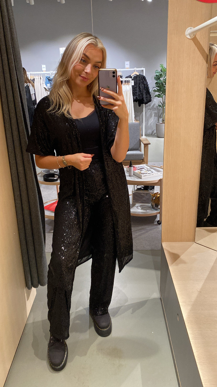 PCDELPHIA Cardigan - Black